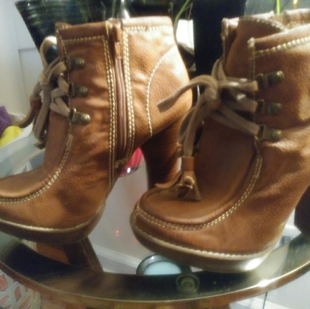 Heeled boots